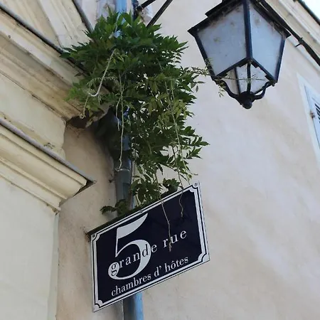 לינה וארוחת בוקר 5 Grande Rue