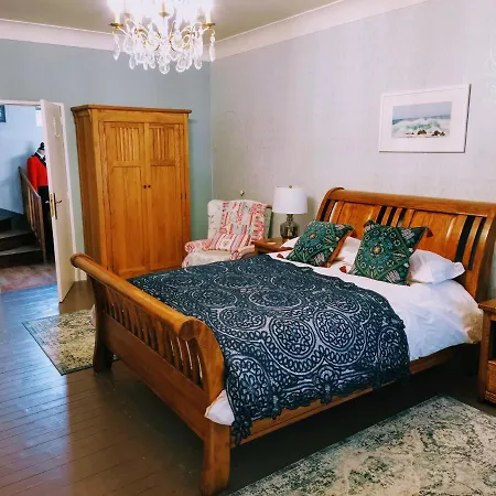 5 Grande Rue לינה וארוחת בוקר 4*