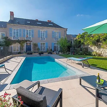 5 Grande Rue Bed & Breakfast Le Lude